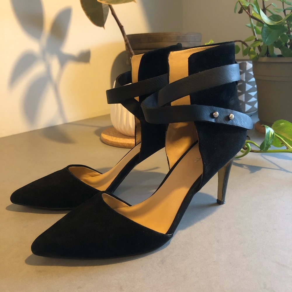 Joe’s Laney Dorsey suede pump